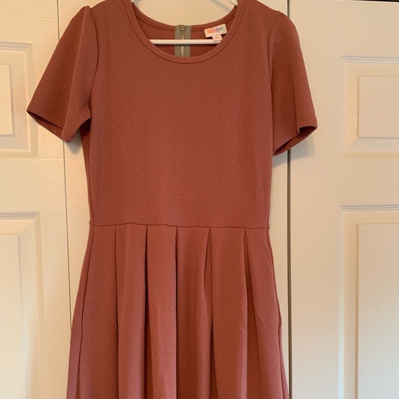 LuLaRoe Dresses & Skirts - Women’s lularoe Amelia dress